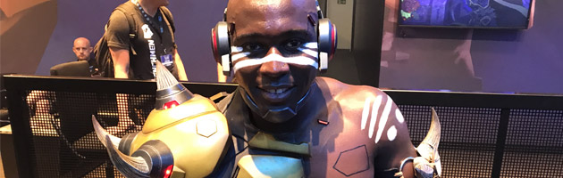 Un impressionnant cosplay de Doomfist sur la scène de la Gamescom 2017