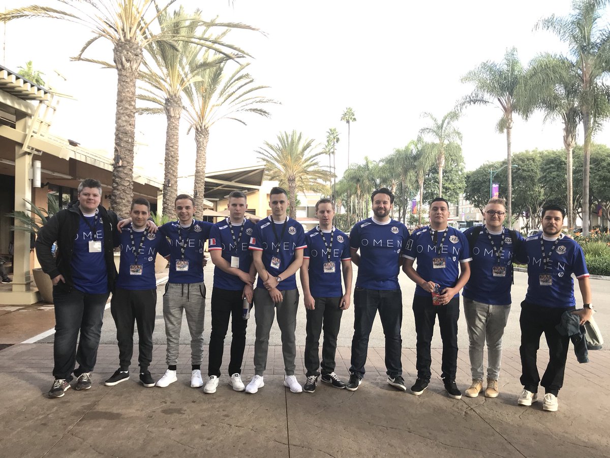 L'équipe de France et le comité français à Irvine pour l'Overwatch World Cup